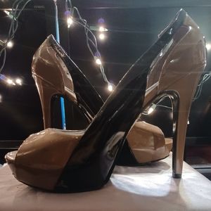 GUESS Nude and Black patent leather heels, size 10 worn